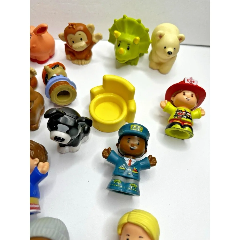 Fisher Price Little People Lot Tractor Animals Kids Adults 32 pcs